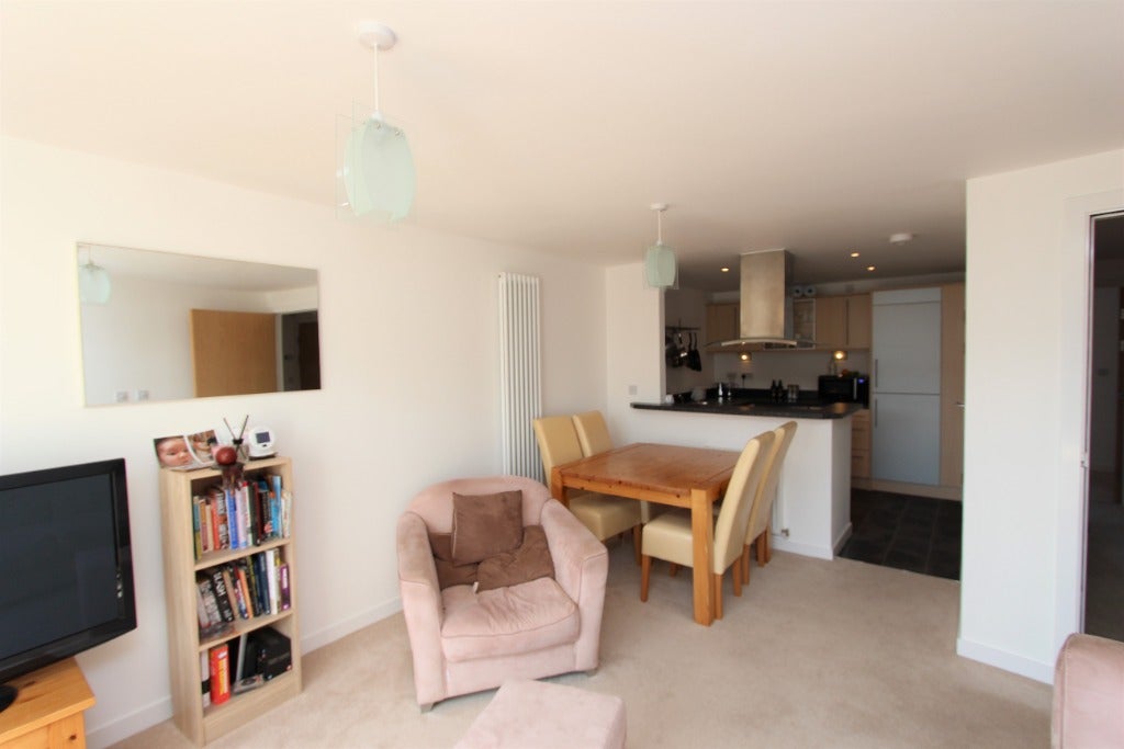 Flat East Pilton Farm Crescent in City of Edinburgh