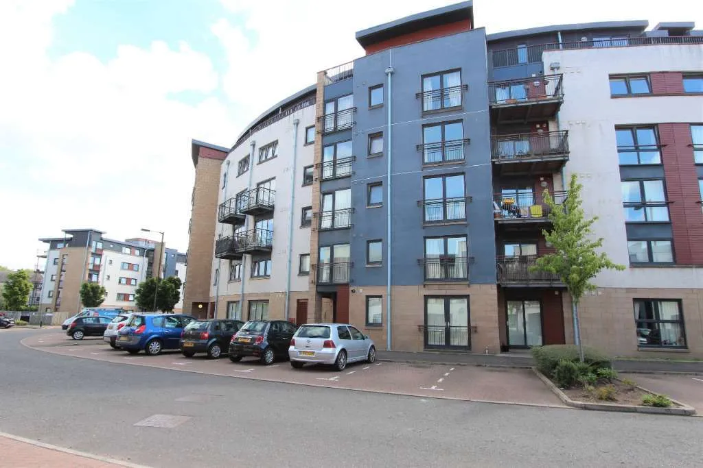 Flat East Pilton Farm Crescent in City of Edinburgh