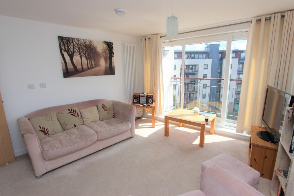 Flat East Pilton Farm Crescent in City of Edinburgh