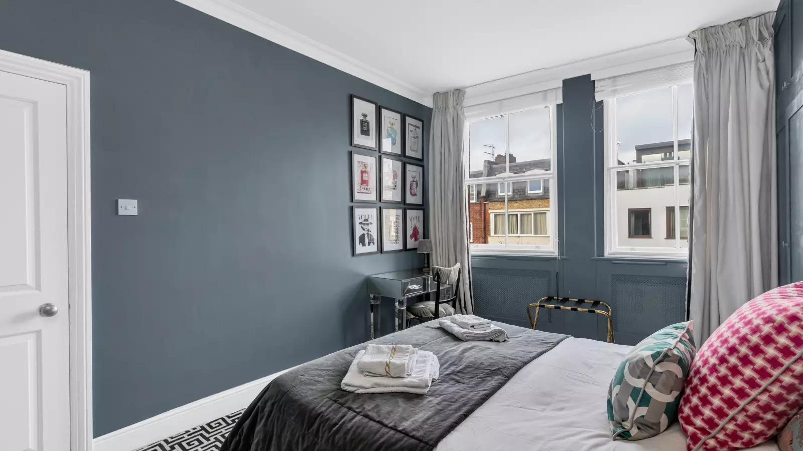 Flat Tite Street in Greater London