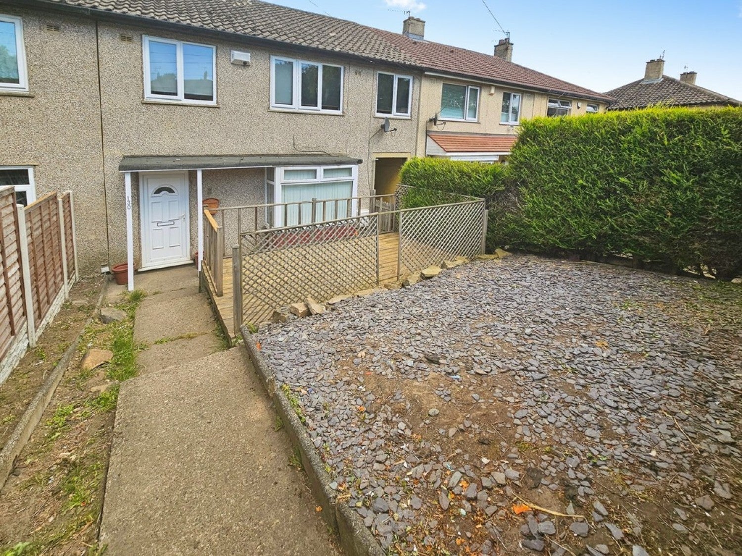 House Rowantree Drive in Bradford