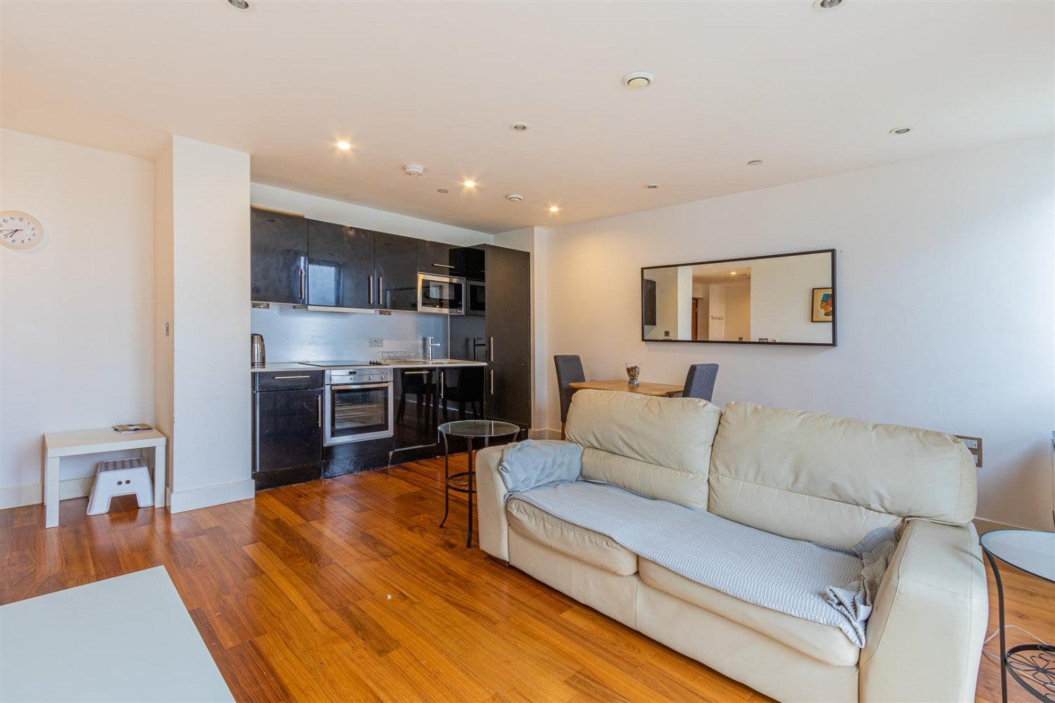 Flat Barry Lane in Cardiff
