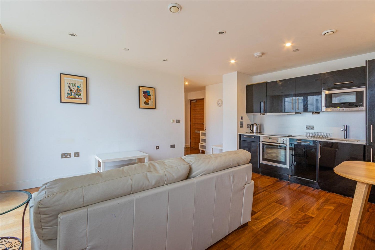 Flat Barry Lane in Cardiff