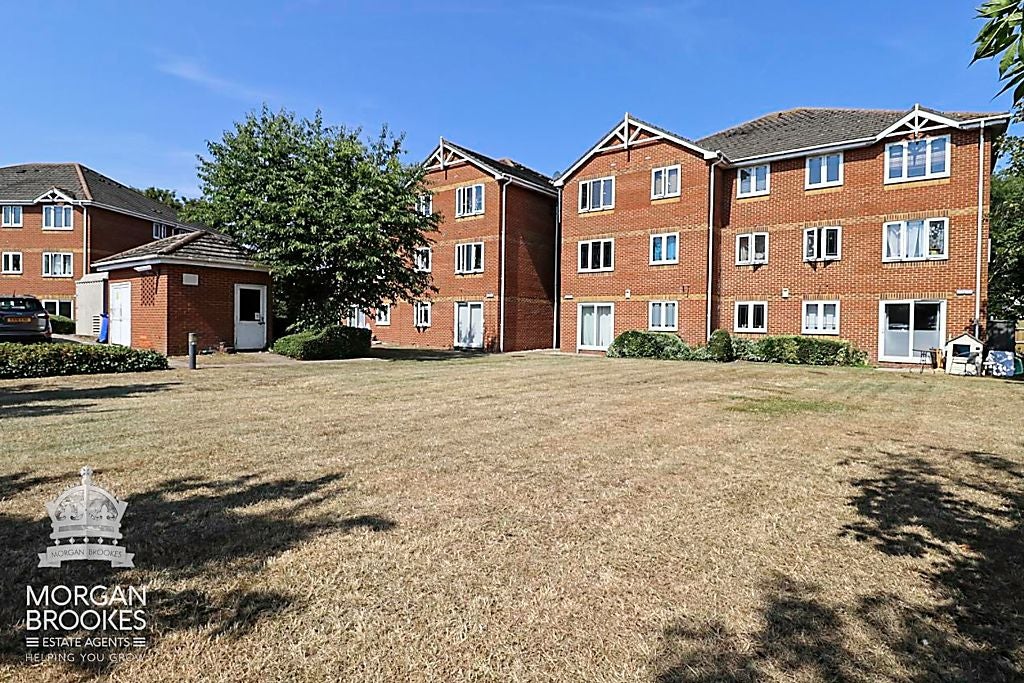 Flat Benfleet Road in Castle Point