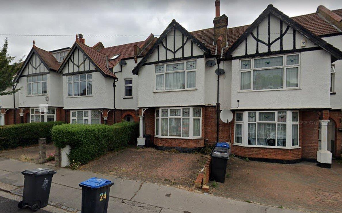 Flat Strathyre Avenue in Greater London