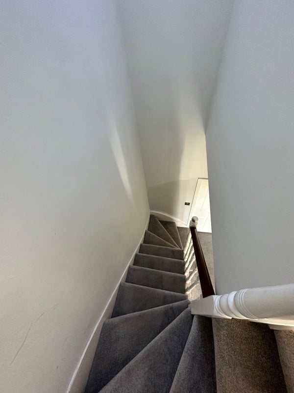 Room Links Road in Greater London