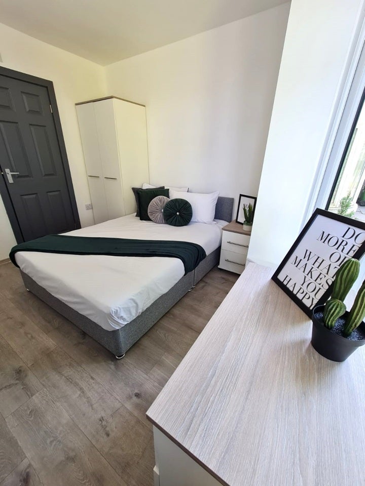 Room George Street in Bassetlaw