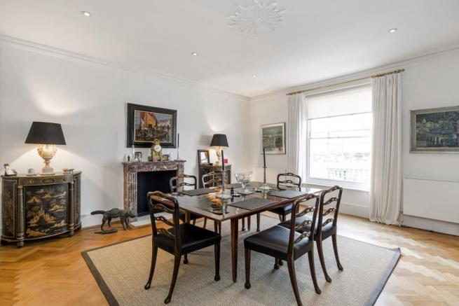 Flat Ilchester Place in Greater London
