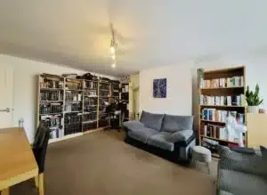 Flat St Peter's Court in Greater London