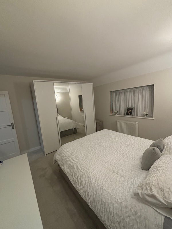 Room St Edmund's Way in Harlow