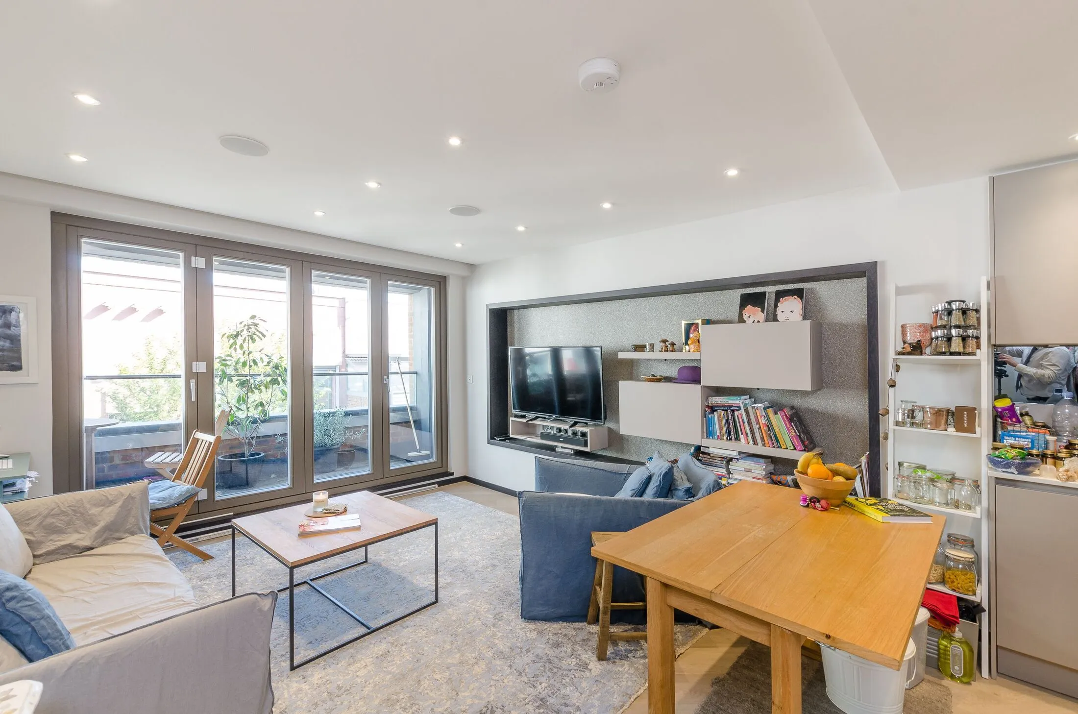 Flat Holmes Road in Greater London