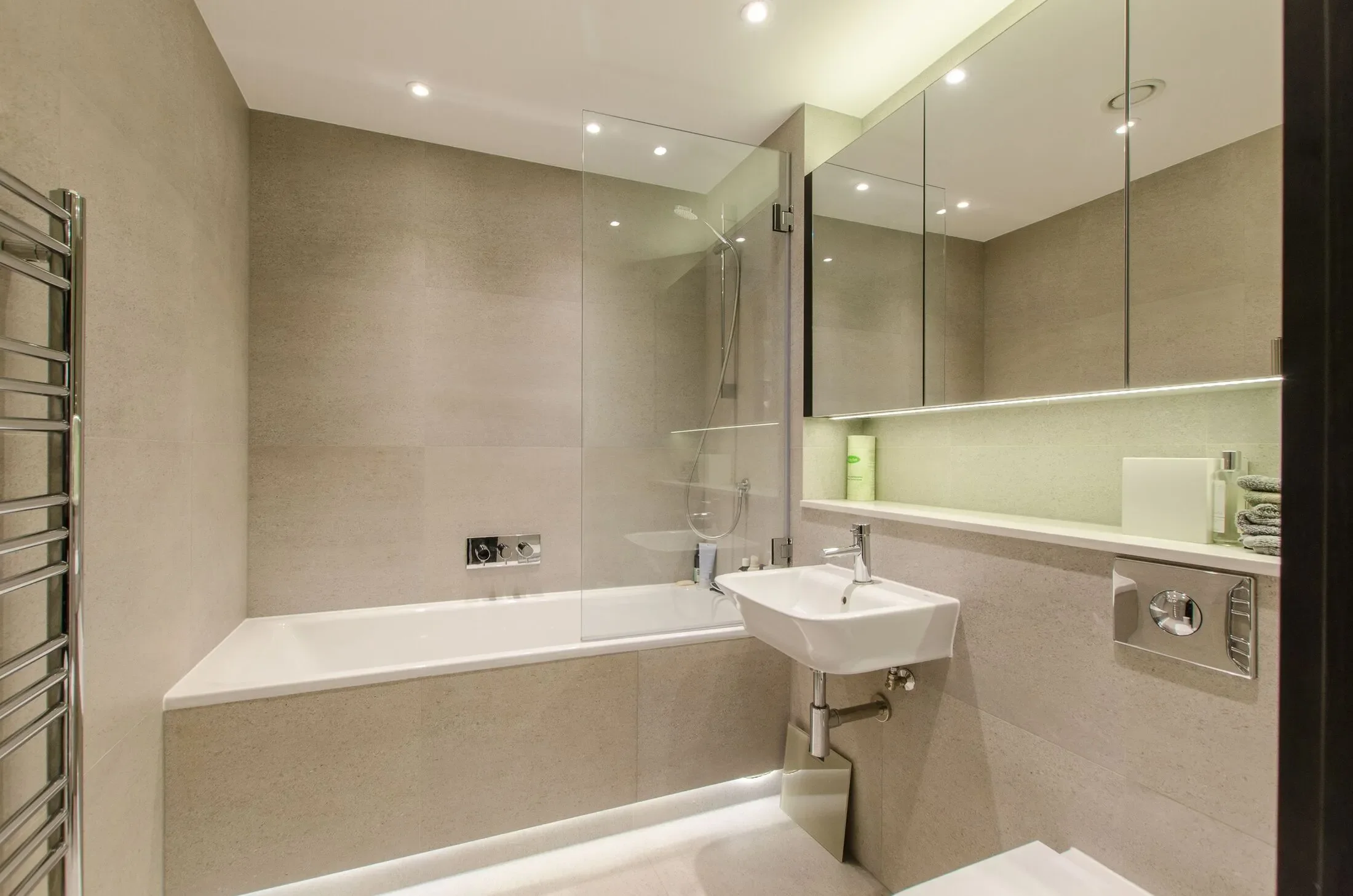 Flat Holmes Road in Greater London