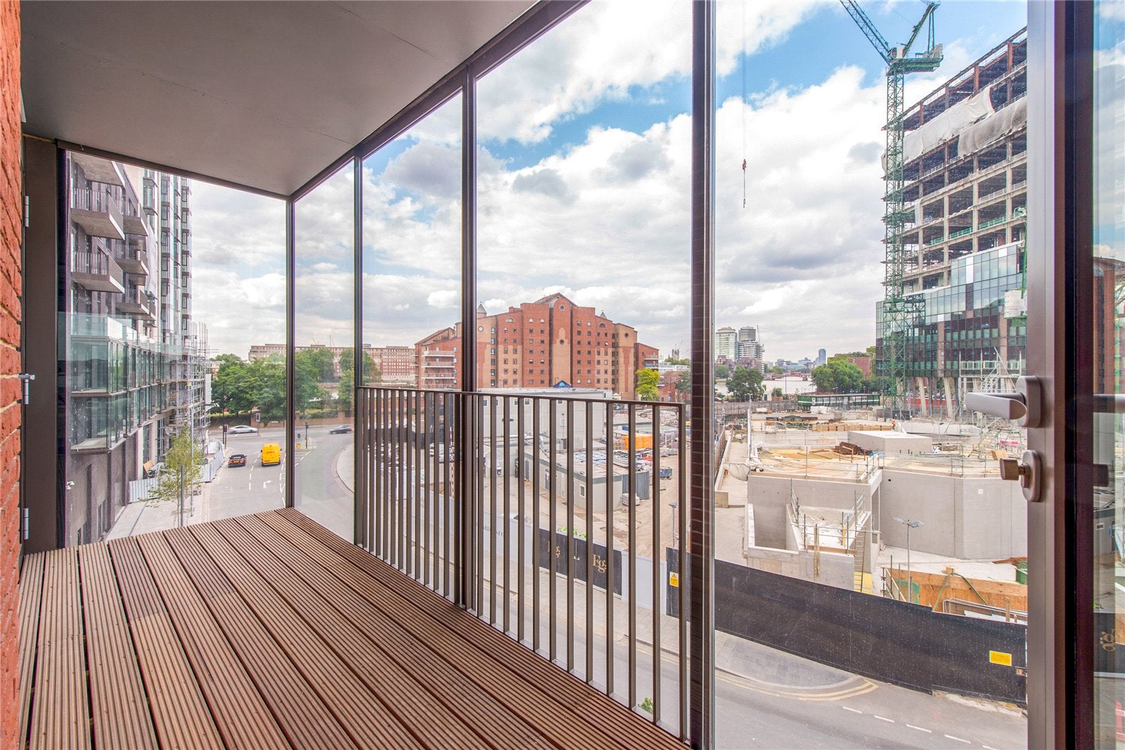 Flat Nine Elms Lane in Greater London