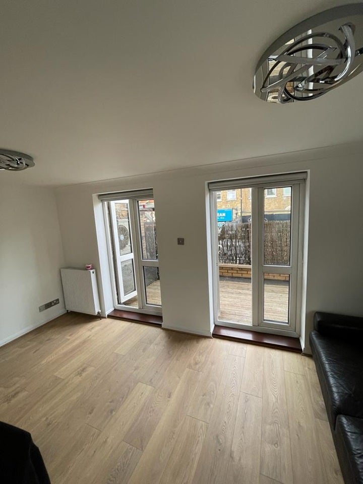 Flat Blackstock Road in Greater London