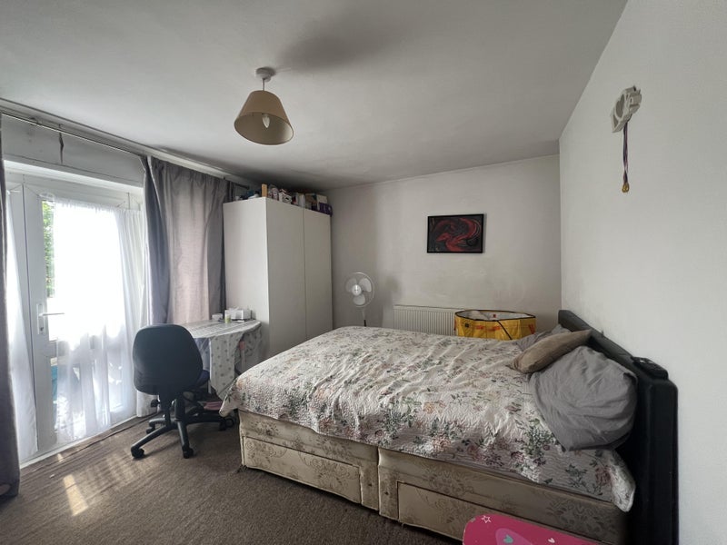 Room Woodman Street in Greater London