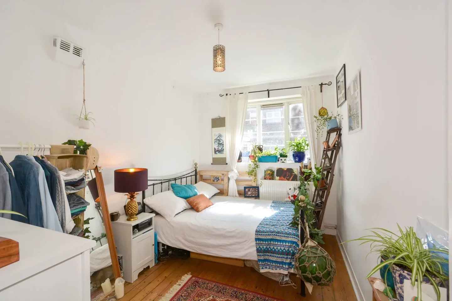 Flat Gascoyne Road in Greater London