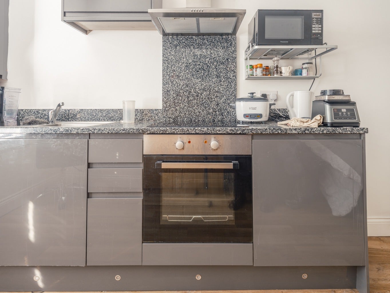 Flat Osborne Terrace in Newcastle upon Tyne
