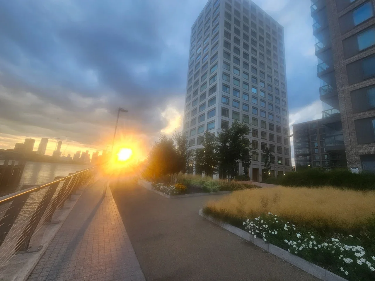 Room Riverside Walk in Greater London