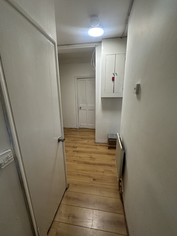 Room Morning Lane in Greater London