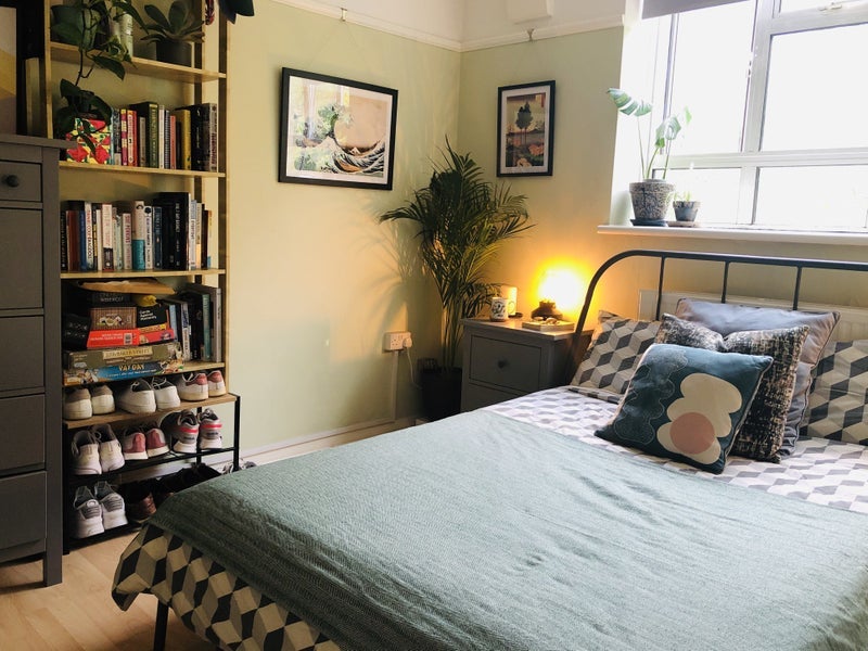 Room Bowen Drive in Greater London