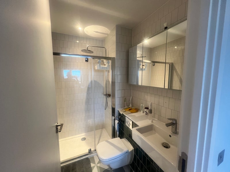 Room Park Lane in Greater London