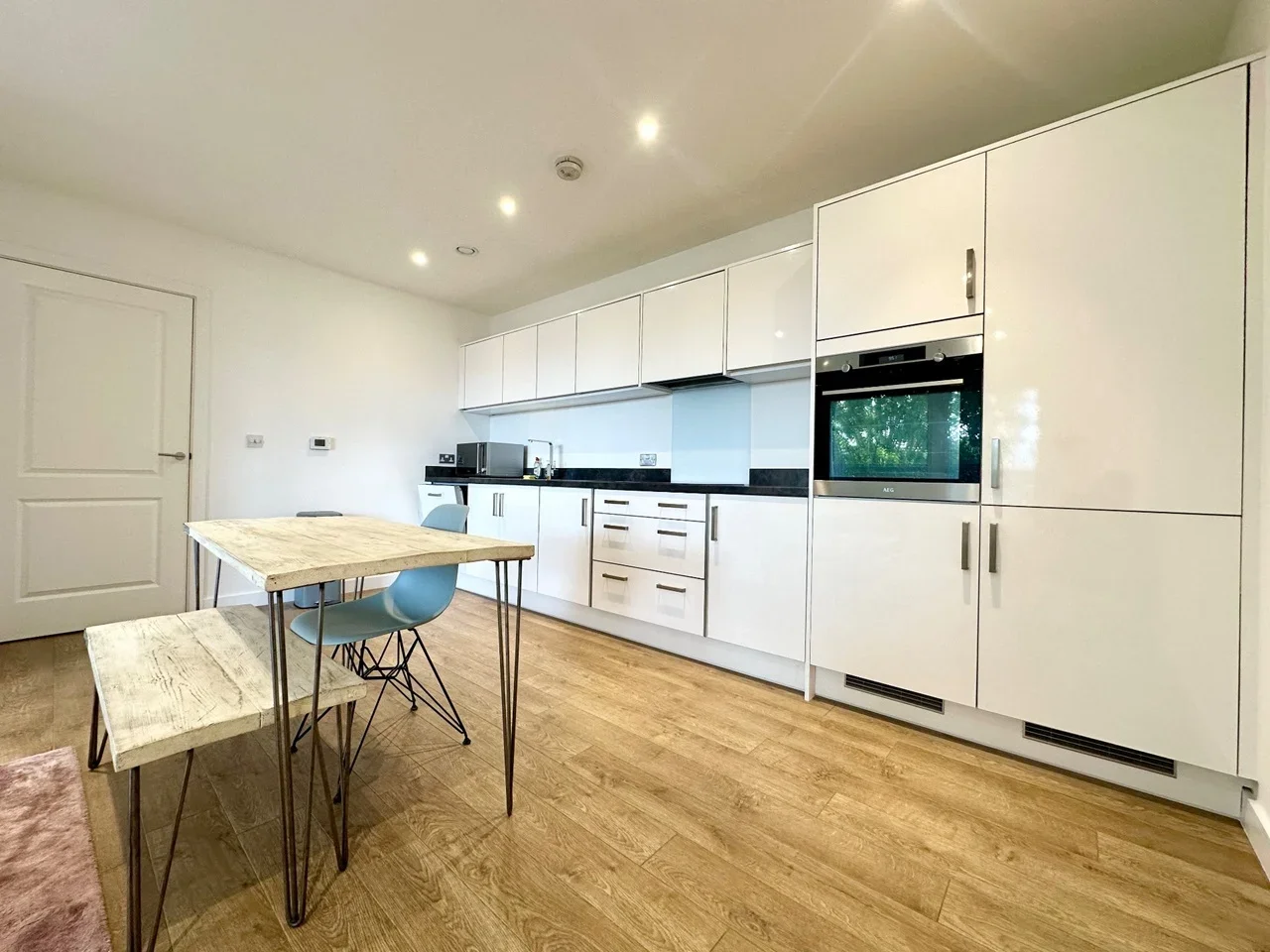 Flat Lomond Grove in Greater London