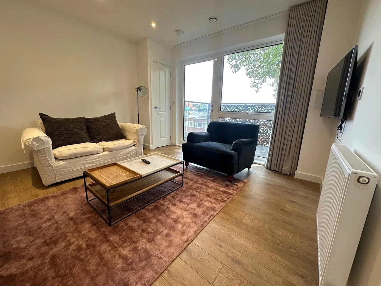Flat Lomond Grove in Greater London