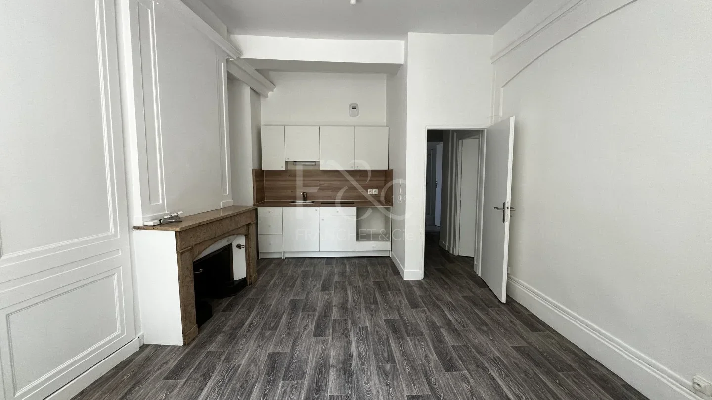 Appartement Avenue de la République à Tassin-la-Demi-Lune