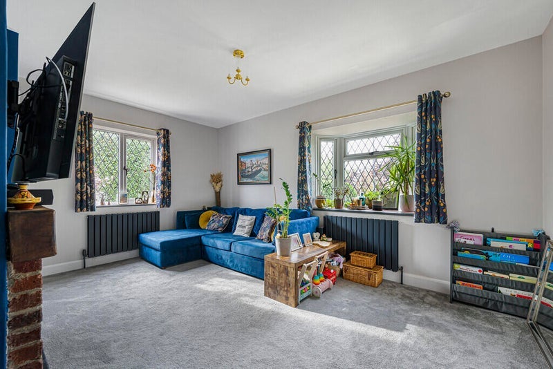 Room Martin Bowes Road in Greater London
