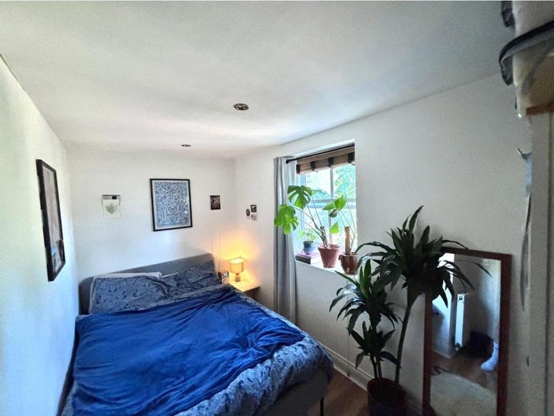 Room Byron Street in Greater London