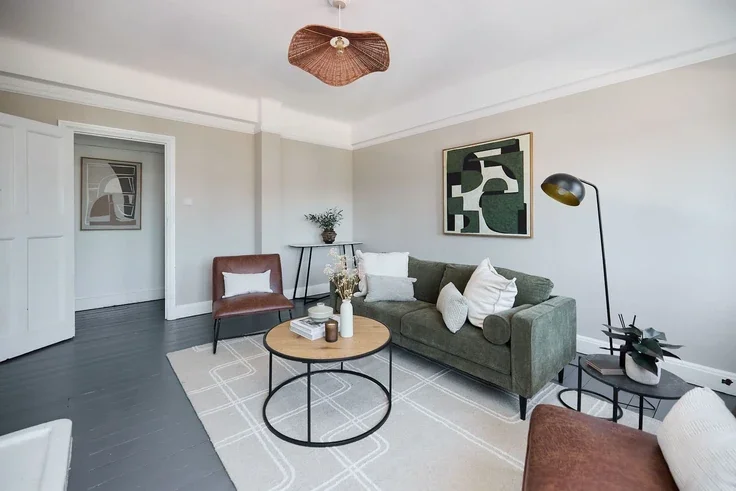 Flat Brixton Hill in Greater London