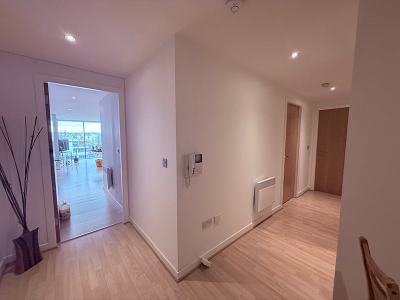 Room Lancefield Quay in Glasgow