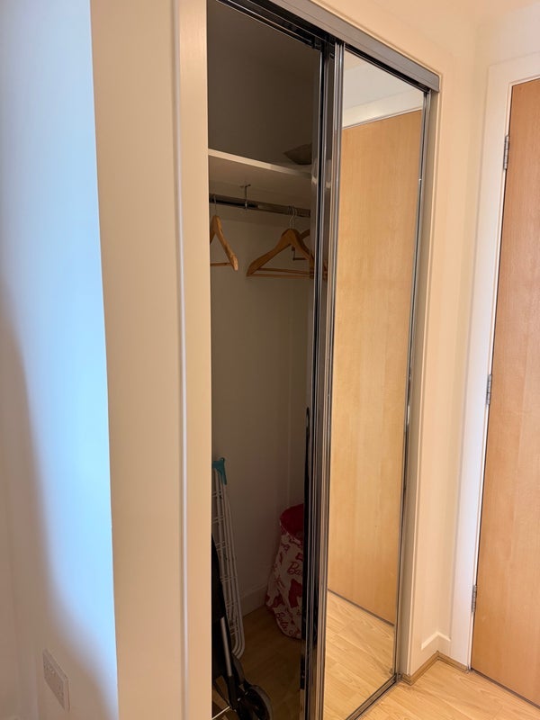 Room Lancefield Quay in Glasgow
