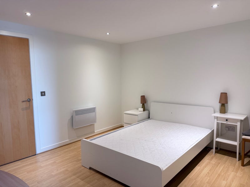 Room Lancefield Quay in Glasgow