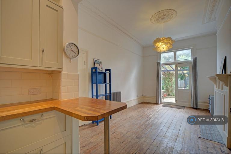 Flat Hammelton Road in Greater London