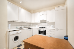 Flat Earl's Court Road in Greater London