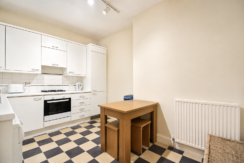 Flat Earl's Court Road in Greater London