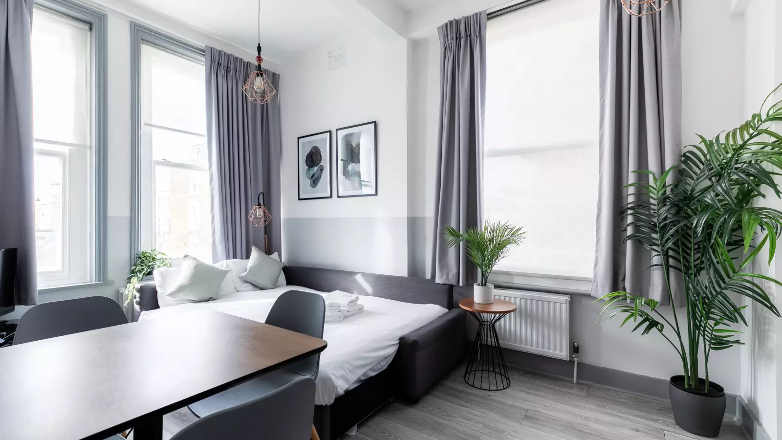 Flat Nevern Road in Greater London