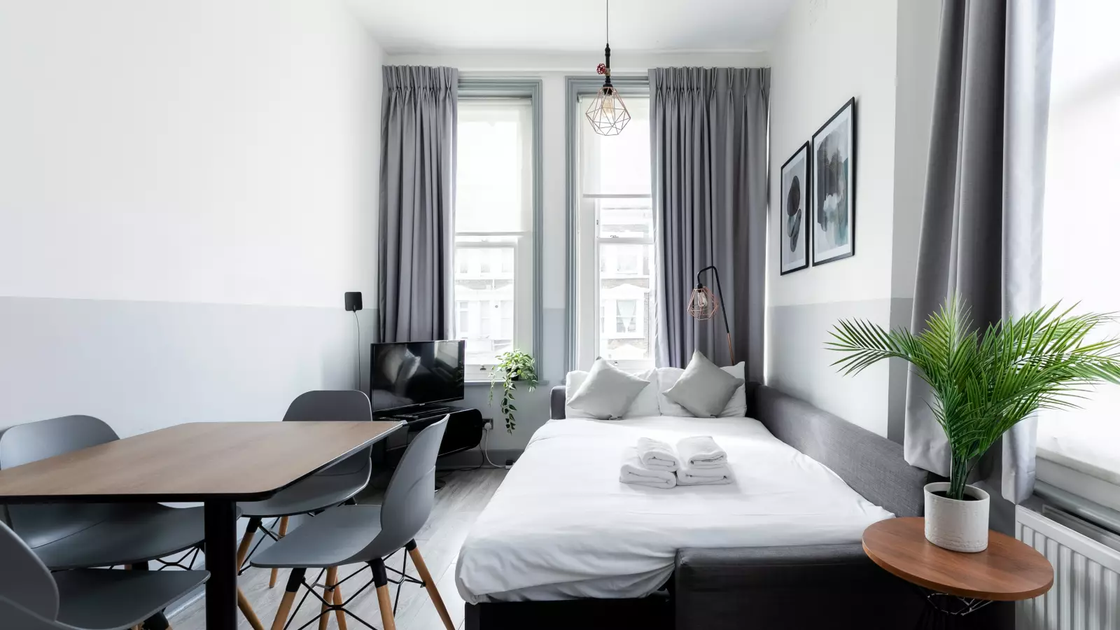 Flat Nevern Road in Greater London
