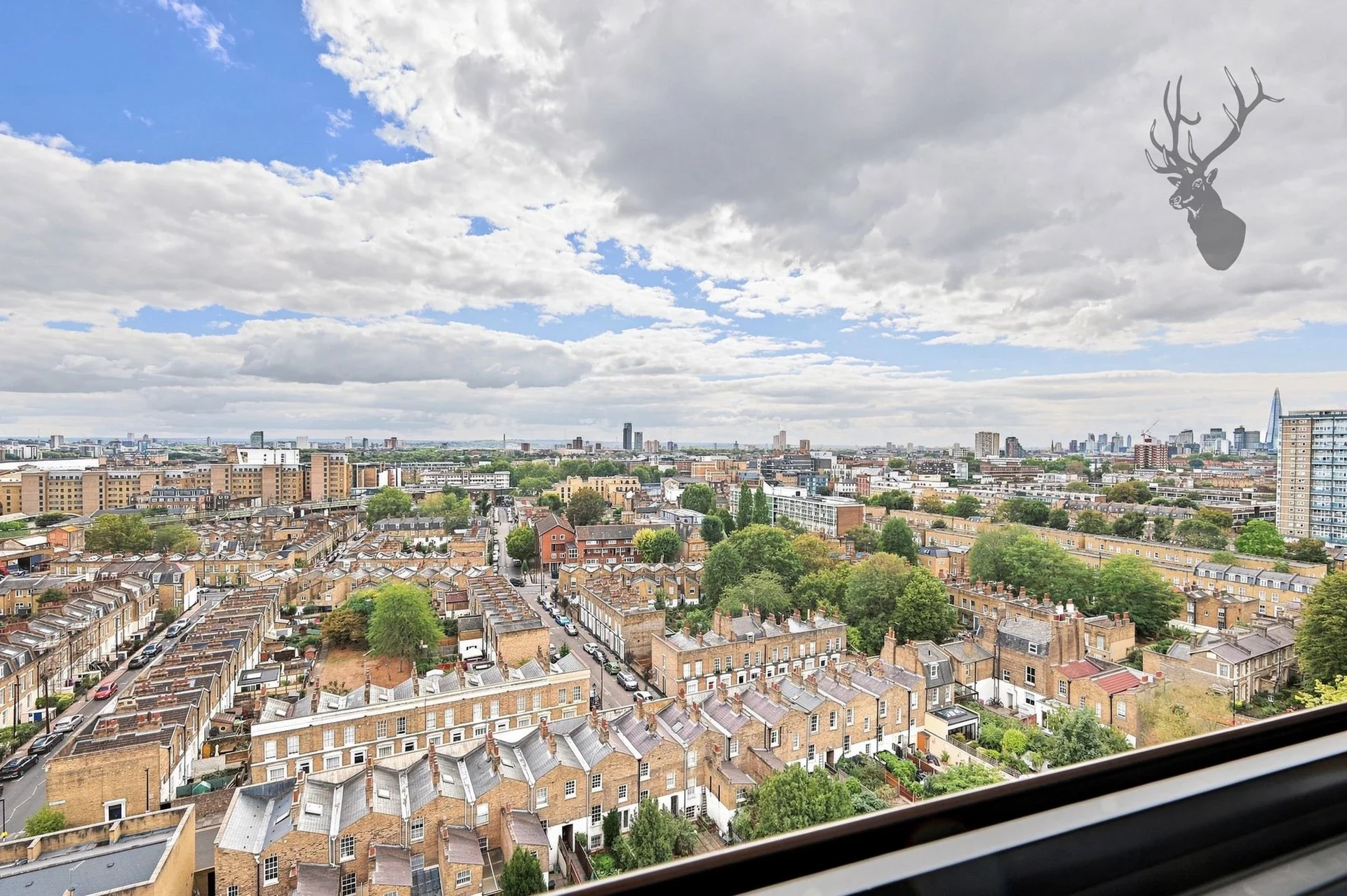 Flat Court Yard in Greater London
