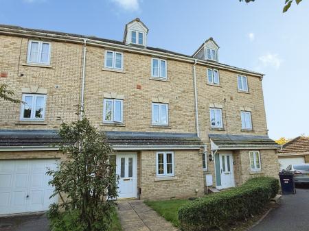 Room Boleyn Avenue in Peterborough