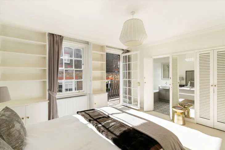 Flat Reeves Mews in City of Westminster