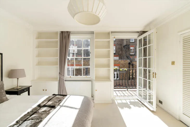 Flat Reeves Mews in City of Westminster