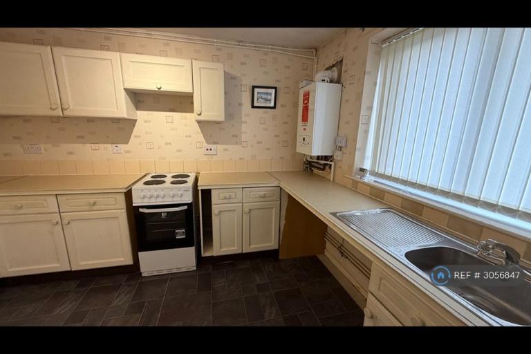 Flat Rosgill Drive in Leeds