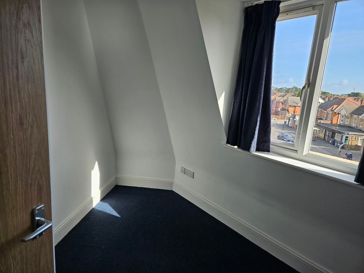 Flat Richmond Park Close in Bournemouth