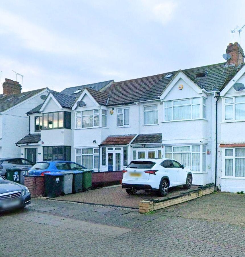 Room Meadowbank Road in Greater London