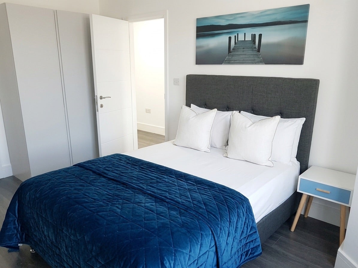 Flat Finborough Road in Greater London