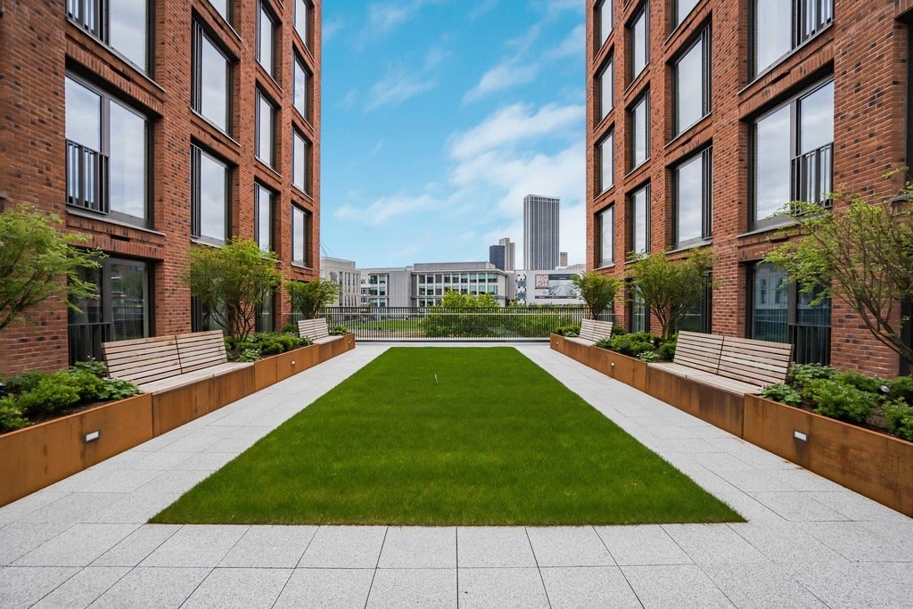 Flat Lawley Middleway in Birmingham