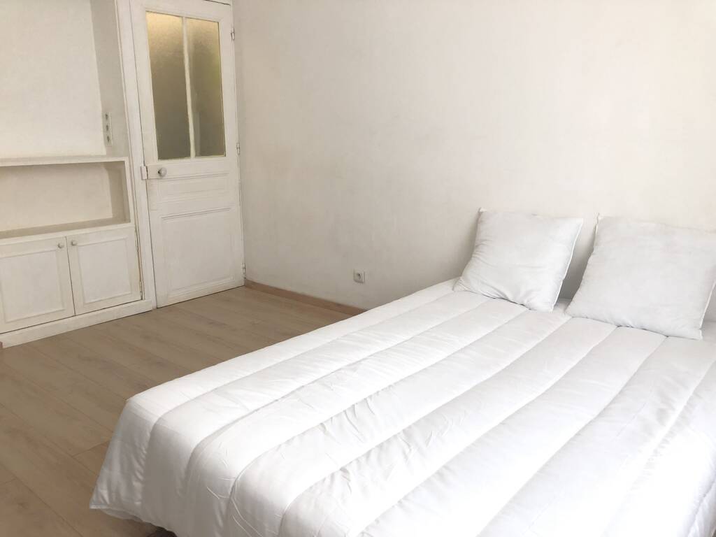 Chambre Rue de Suez à Paris