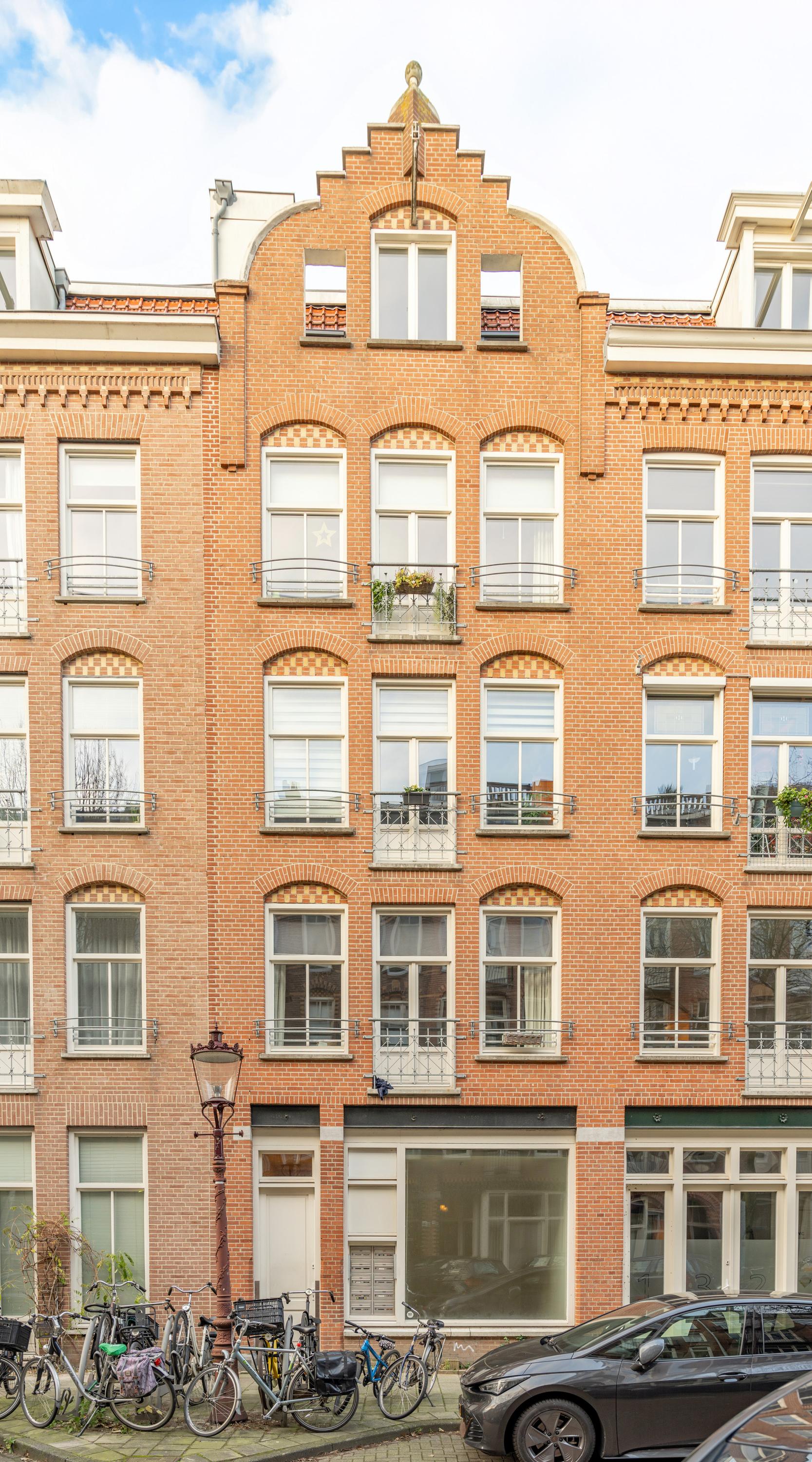 Flat Kanaalstraat in Amsterdam